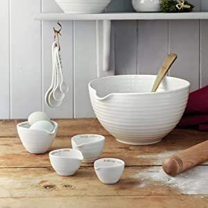 Sophie Conran White Measuring Cups | Set of 4 Measuring Cups for Kitchen and Baking in Assorted Sizes | Made from Fine Porcelain | Dishwasher Safe