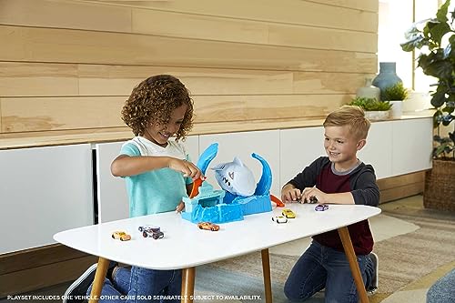 Toy Car Track Set, Robo Shark Frenzy Playset & Color Shifters Car in 1:64 Scale, Vehicle Changes Colors in Very Warm & ICY Cold Water