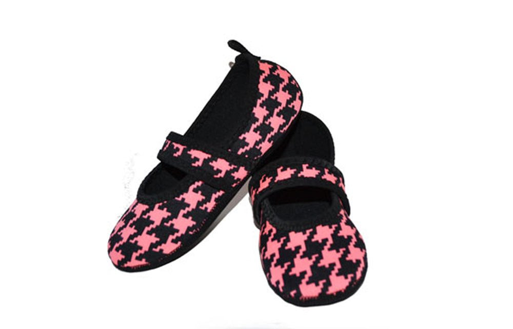 Betsy Lou Indoor Womens Shoes Slipper, Black with Red Polka Dots, X-Large 1 Count