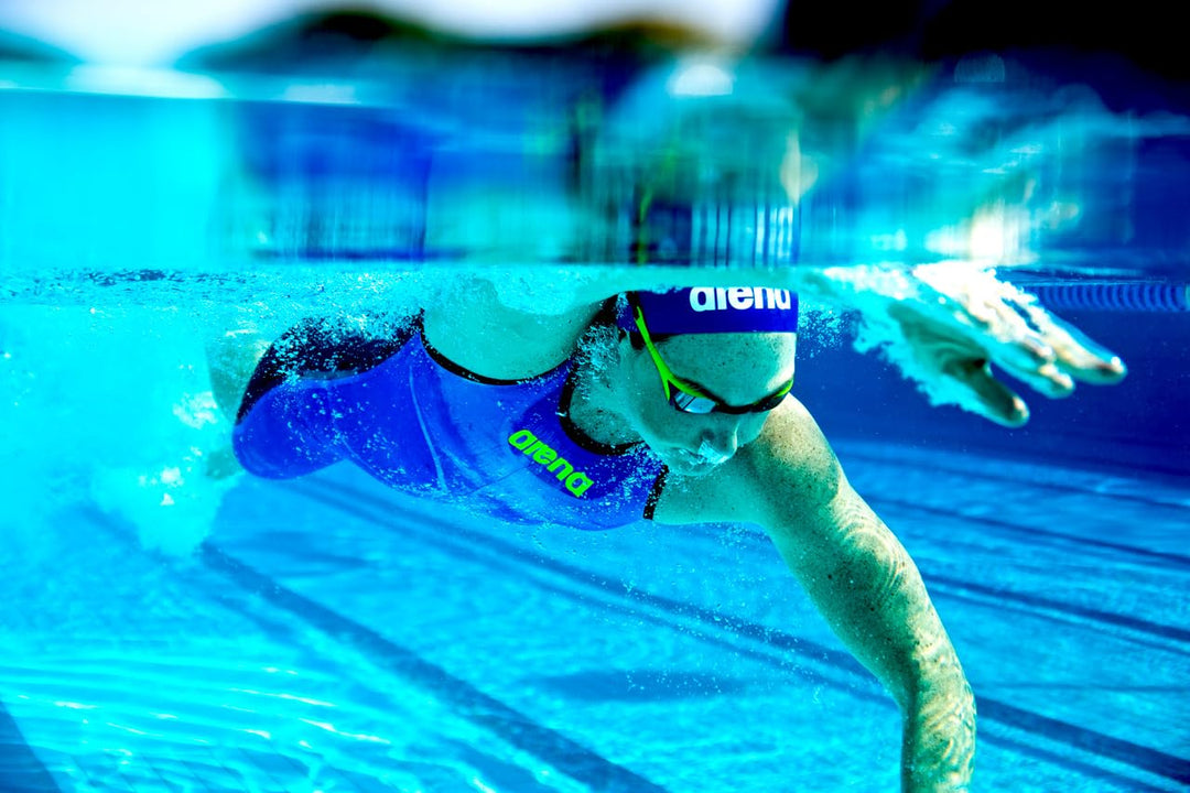 Arena Tracks Unisex Adult Essential Racing Swim Goggles for Competitive Swimmers FINA-Approved Anti-Fog Coated Non-Mirror Lens, White/Clear/Blue