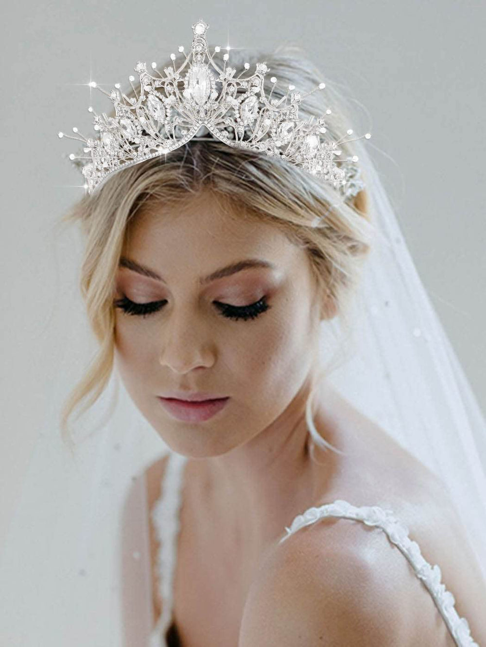 Silver Baroque Crowns and Tiaras Crystal Pearl Bride Wedding Crowns Bridal Rhinestones Tiaras for Festival Decorative Princess Tiaras Hair Accessories for Women and Girls (Silver)