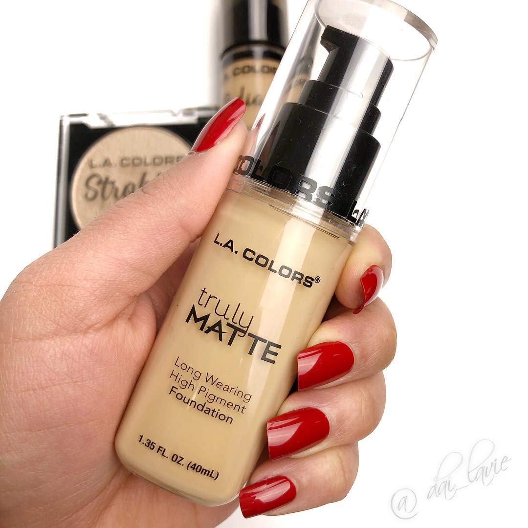Truly Matte Foundation, Porcelain CLM351