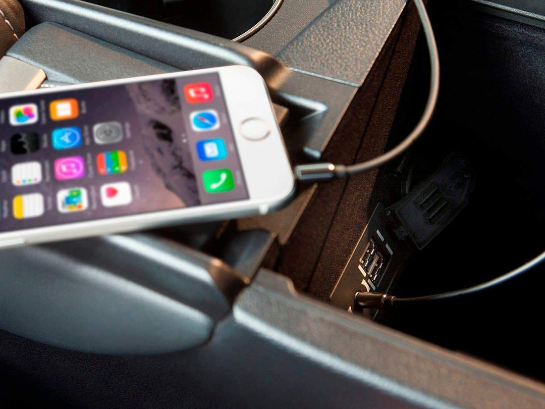 Auxiliary 3.5mm TRRS Audio & Microphone Cable - Use with Smartphones and Tablets, Gold Plated, 3 Feet, Black - Onyx Series