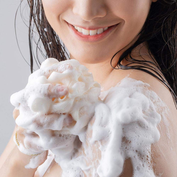 Fresh Outlast Cooling White Strawberry & Mint Body Wash 3 Fl Oz (89 Ml); Travel Size