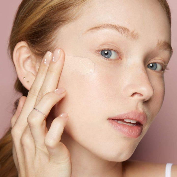 Truly Lasting Color Liquid Makeup, Long Wearing Natural Finish Foundation with Vitamin E and Lemon Extract, Hypoallergenic, Cruelty Free, -Fragrance Free, Dermatologist Tested, 160 Naked, 1 oz
