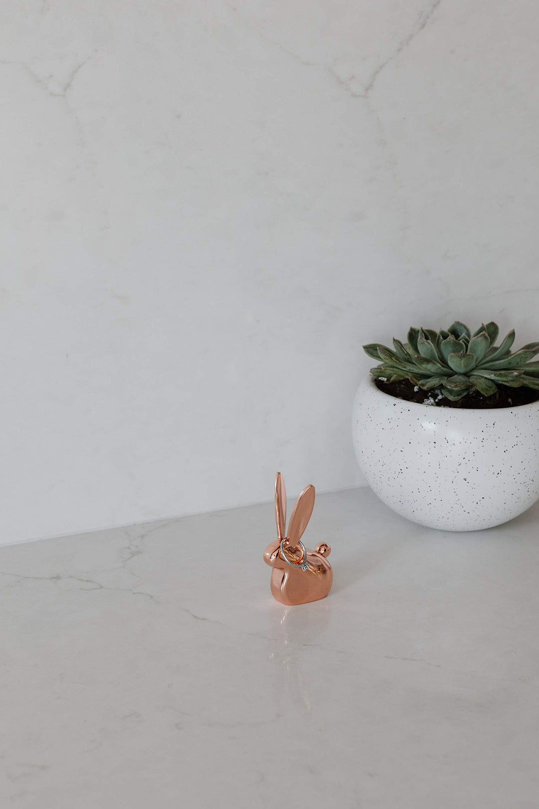 299118-880 Anigram Bunny Ring Holder for Jewelry, Copper