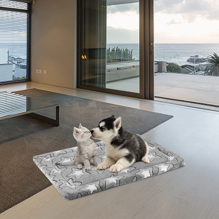Dog Bed Mat Dog Crate Pad Reversible (Cool & Warm), Machine Washable Dog Crate Mat, Kennel Pad for Dog Sleeping Mattress for Large Medium Small Dogs, Grey