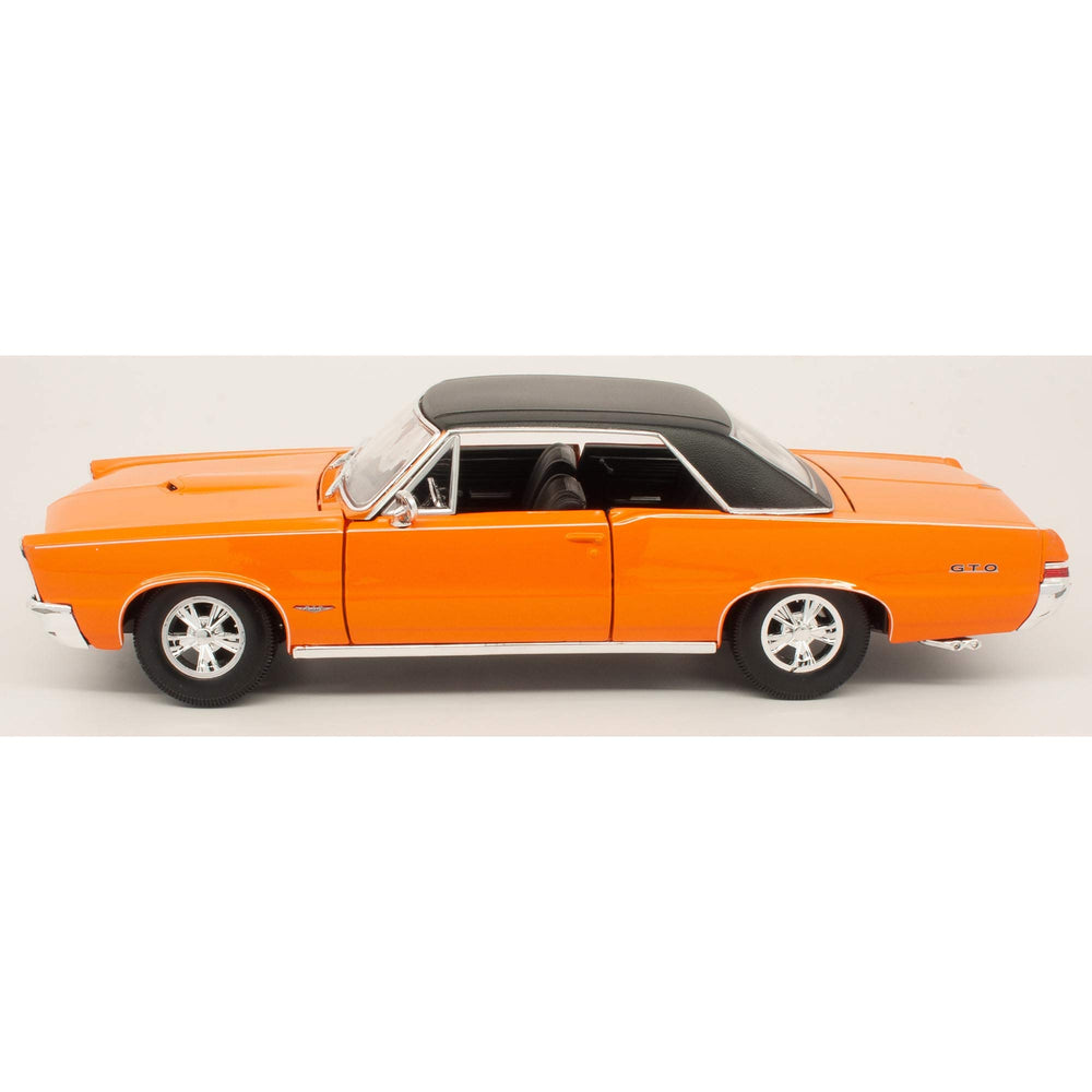 1:18 Scale 1965 Pontiac GTO (Hurst Edition) Diecast Vehicle (Colors May Vary)