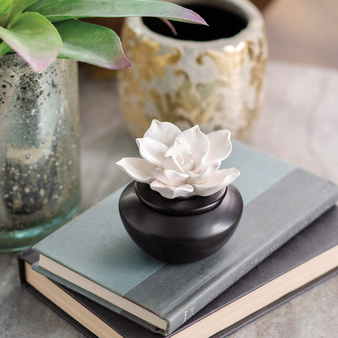 White Flower, Porcelain Passive Essential Oil Diffuser (with 15ml Peppermint Essential Oil) – Non-Electric, Battery-Free, Improves Sleep, and Relieves Stress