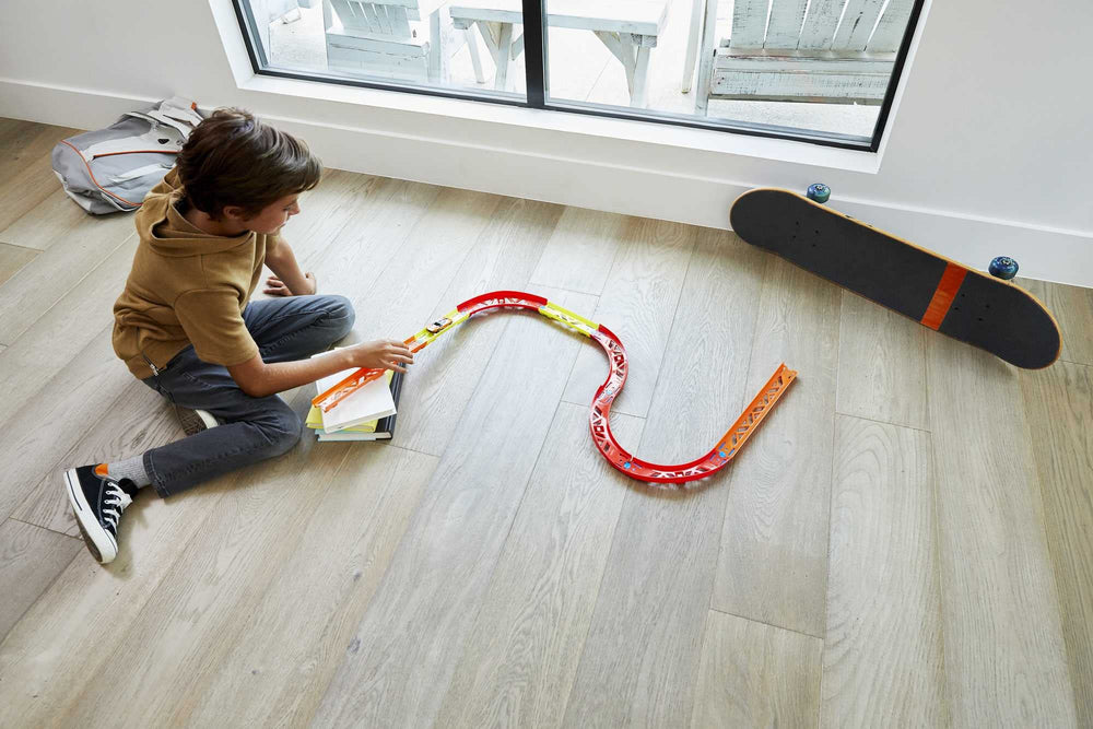 Toy Car Track Set, Track Builder Unlimited Playset Premium Curve Pack, 16 Component Parts & 1:64 Scale Vehicle