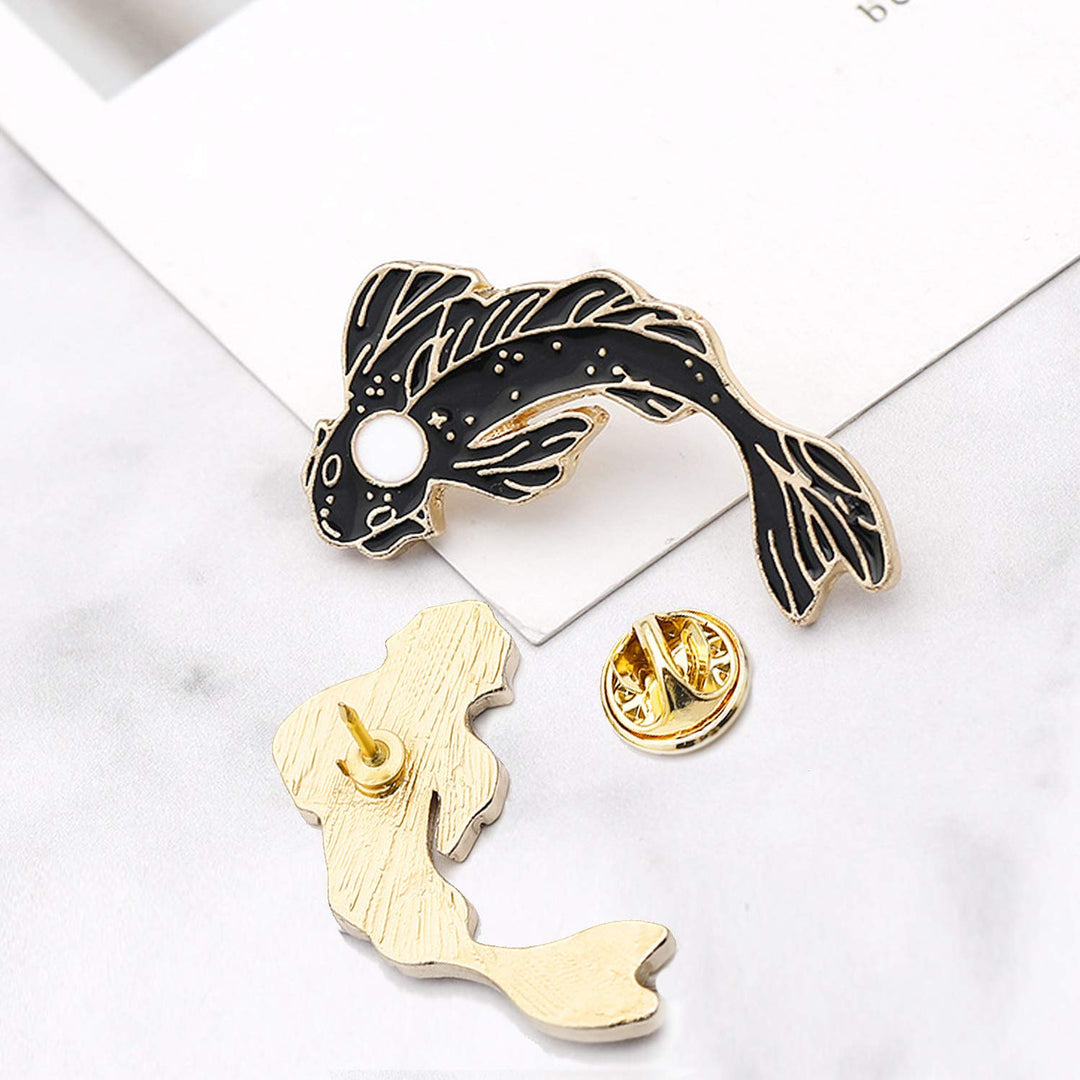 Enamel Lapel Brooches Pin Set, 2pcs Lovely Black and White Fish Brooch, Cute Cartoon Pins for Backpacks Clothes Bags Jackets Hat Jewelry DIY Accessories Christmas Gift