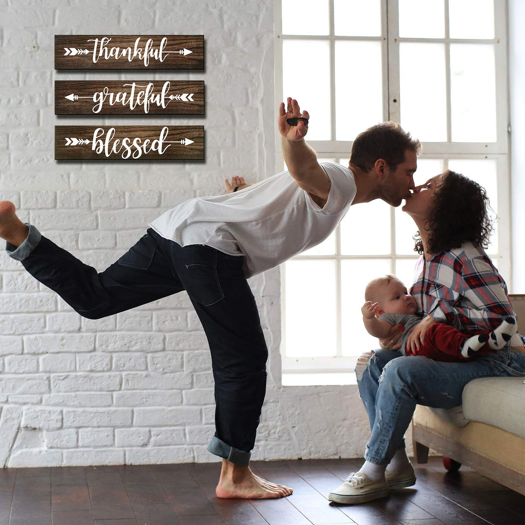 3 Pieces Thankful Grateful Blessed Wall Decor Thankful Wooden Signs Rustic Hanging Arrow Wall Signs Wall Art Decor for Farmhouse Outdoor Living Room Bedroom Kitchen Decorations (Brown)