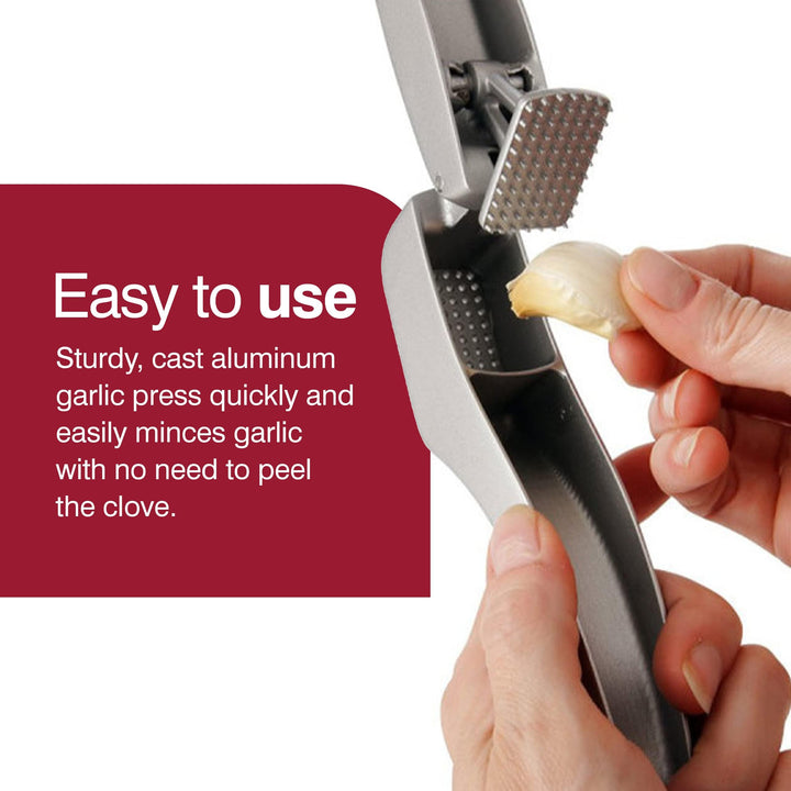 Susi 3 Garlic Press - Gift Set for Cooks - Culinary Chef Gifts - Aluminium Garlic Press with Built-In Cleaning Tool - Garlic Crusher, Mincer & Peeler for Unpeeled Garlic Cloves