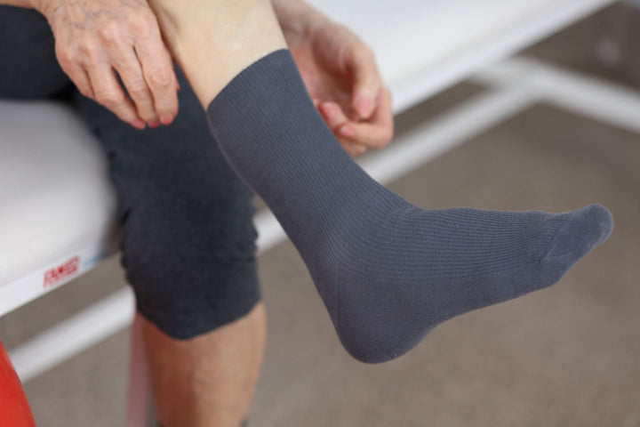 - 8 pairs of DIABETIC Elastic Cotton Socks for SWOLLEN FEET, Classic Colors S