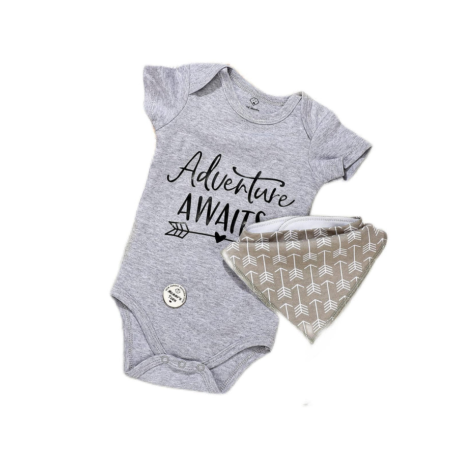 7 Pcs Pregnancy Gift Est 2022 Set New Mom Dad Gifts for New Parents Est 2022 11oz Mug 0 to 3 Months Baby Romper Baby Bib Baby Socks Dad Mom Decision Coin Father's Day Gift for Baby Shower Present