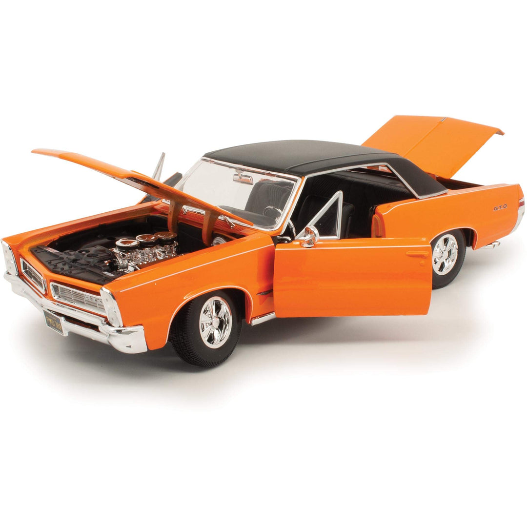1:18 Scale 1965 Pontiac GTO (Hurst Edition) Diecast Vehicle (Colors May Vary)