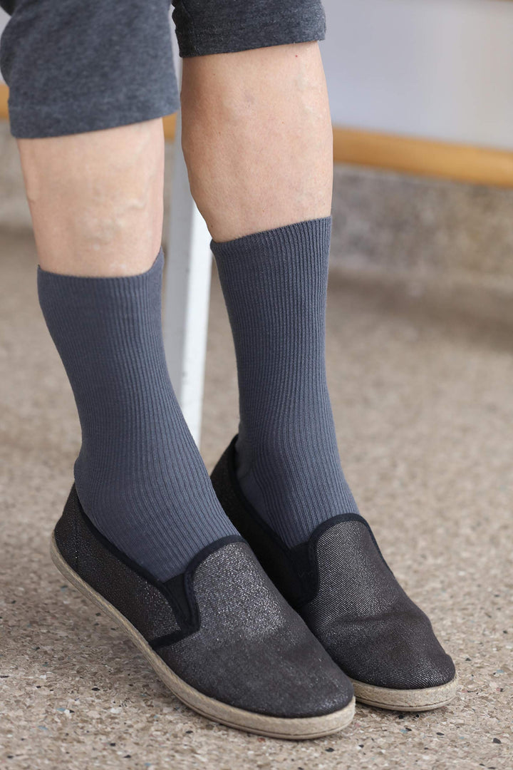 - 8 pairs of DIABETIC Elastic Cotton Socks for SWOLLEN FEET, Classic Colors S