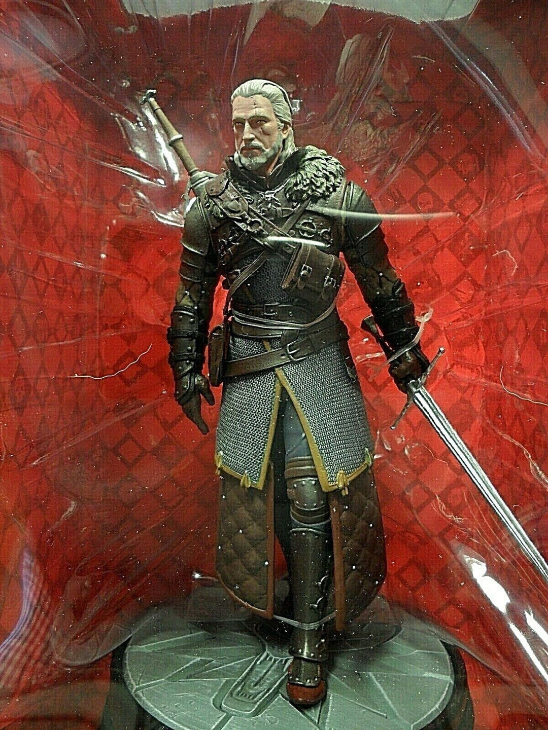 Deluxe The Witcher 3: Wild Hunt: Geralt Grandmaster Ursine Figure