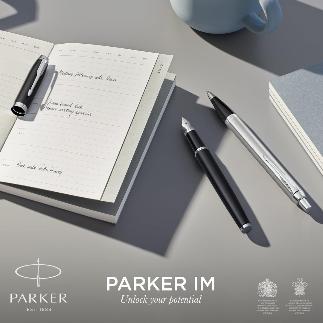 PARKER IM Rollerball Pen, Black Lacquer Gold Trim with Fine Point Black Ink Refill, Gift Box (1931659), Black and Gold