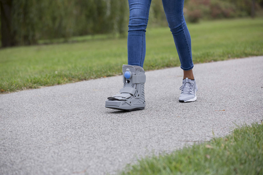 USA16115 360 Air Walker Ankle Fracture Boot, Medium, Grey