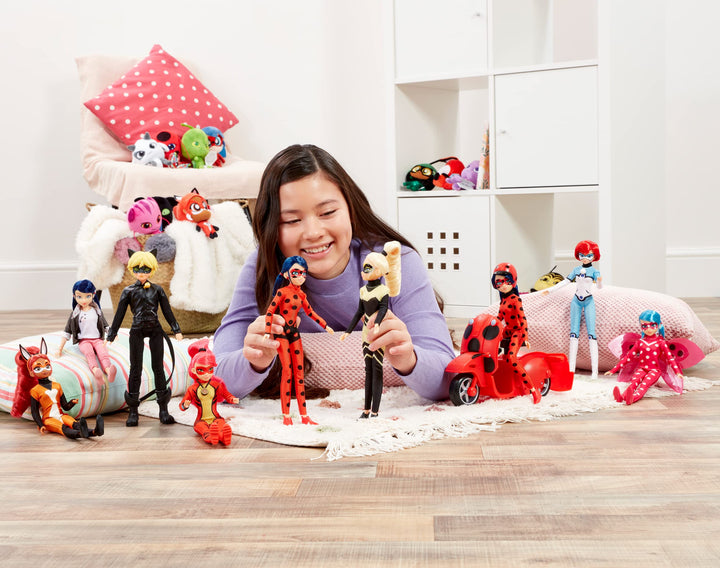 Miraculous Ladybug and Cat Noir Toys Ladybug Fashion Doll | Articulated 26cm Ladybug Doll with Accessories Kwami | Marinette Superhero Ladybug Figurine Dolls Range