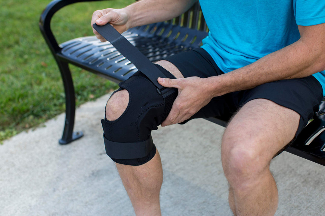 Wraparound Hinged Knee Brace, Medium, Black