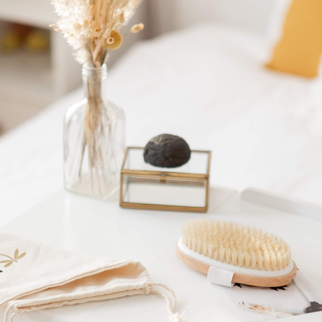 Dry Brushing Body Brush. Medium Soft Dry Brush for Cellulite and Lymphatic. for Beginners. Exfoliating Skin Brush and Free Konjac Sponge, for a Softer, Glowing Skin