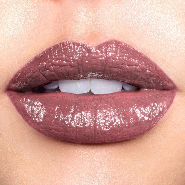 Revlon Super Lustrous Lipstick, High Impact Lipcolor with Moisturizing Creamy Formula, Infused with Vitamin E and Avocado Oil in Plum / Berry, Unapologetic (765)