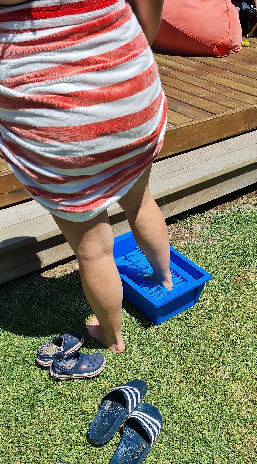 Footwasher, Beach Essentials for Washing Feet Outdoors, Portable Pool Foot Bath, Keep Sand and Dirt Out of The House, Portable and Durable, for Beach, Poolside, Camping