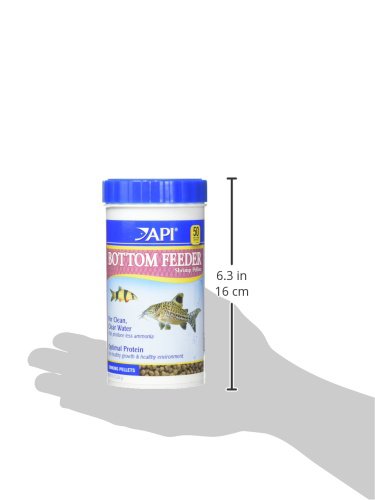 API BOTTOM FEEDER PELLETS WITH SQUID Fish Food 7.9-Ounce Container