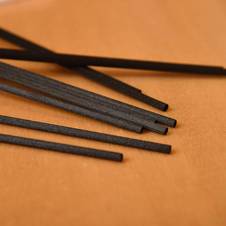 Teensery 50 Pcs Reed Diffuser Sticks 7 Inch Fiber Sticks Essential Oil Diffuser Replacement Refill Sticks for Home Fragrance Diffuser (Black)