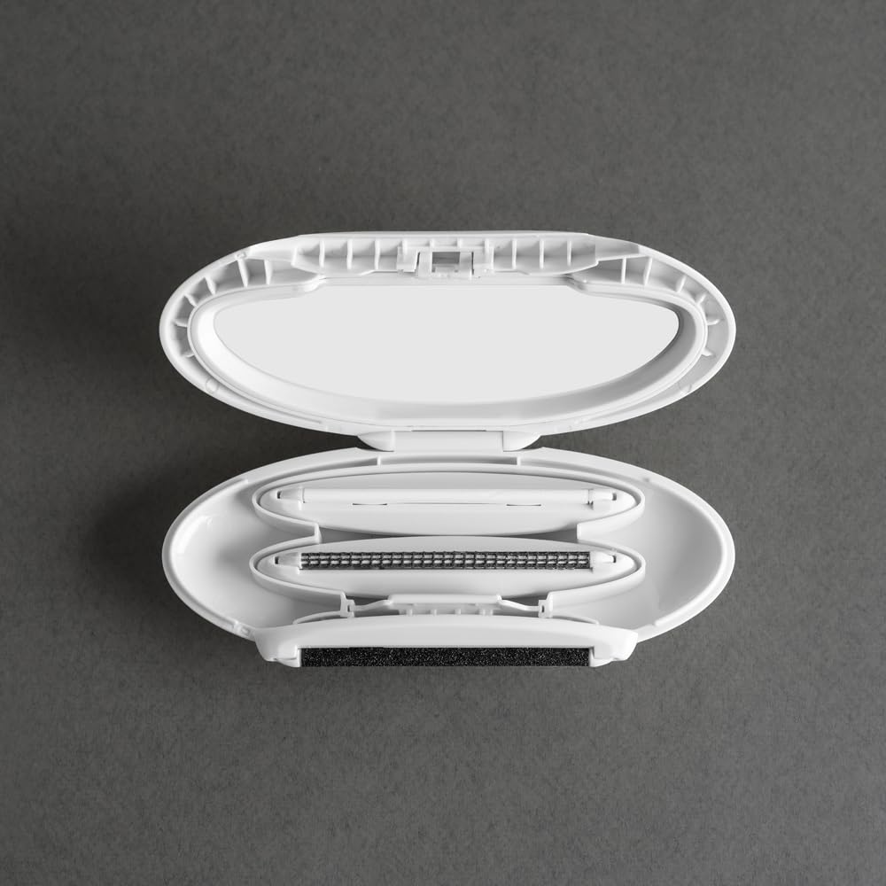 GLEENER On The Go Portable Compact Fabric Shaver &a