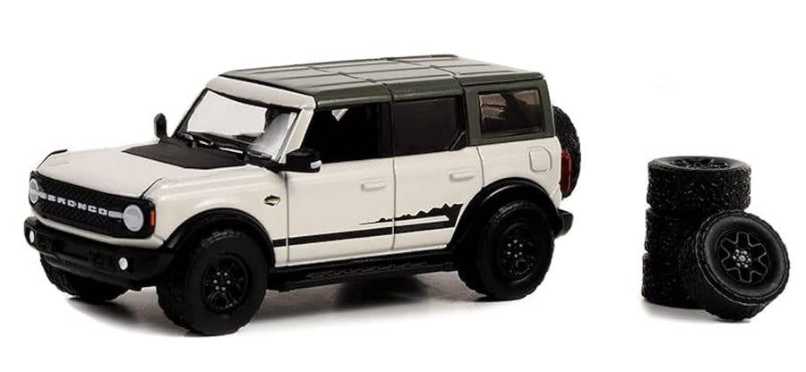Greenlight 97140-E The Hobby Shop Series 14-2021 Bronco Wildtrak with Spare Tires 1:64 Scale Diecast