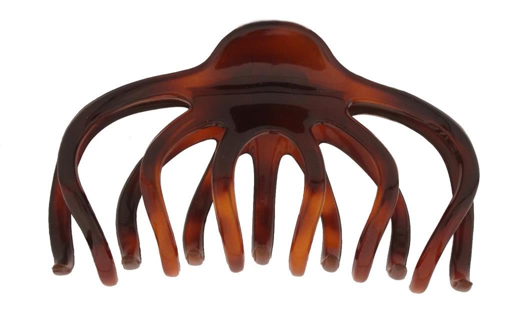 Hump Hair Claw Will Gather All Your Hair In These Large Wavy Teeth