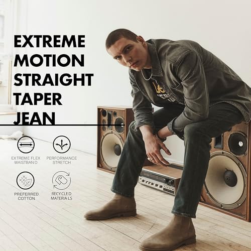 Men&#39;s Extreme Motion Straight Taper Jean Cougar 38W x 32L