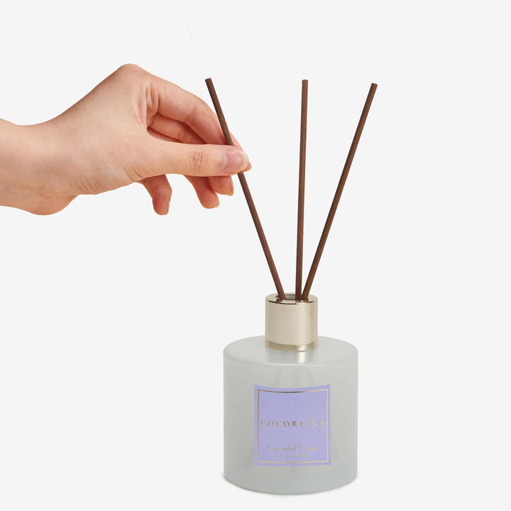 Cocorrína Premium Reed Diffuser Set with Preserved Baby&#39;s Breath &amp; Cotton Stick Lavender Thyme | 6.7oz Scent Fragrance Lavender Oil Diffuser for Bedroom Bathroom Home Décor