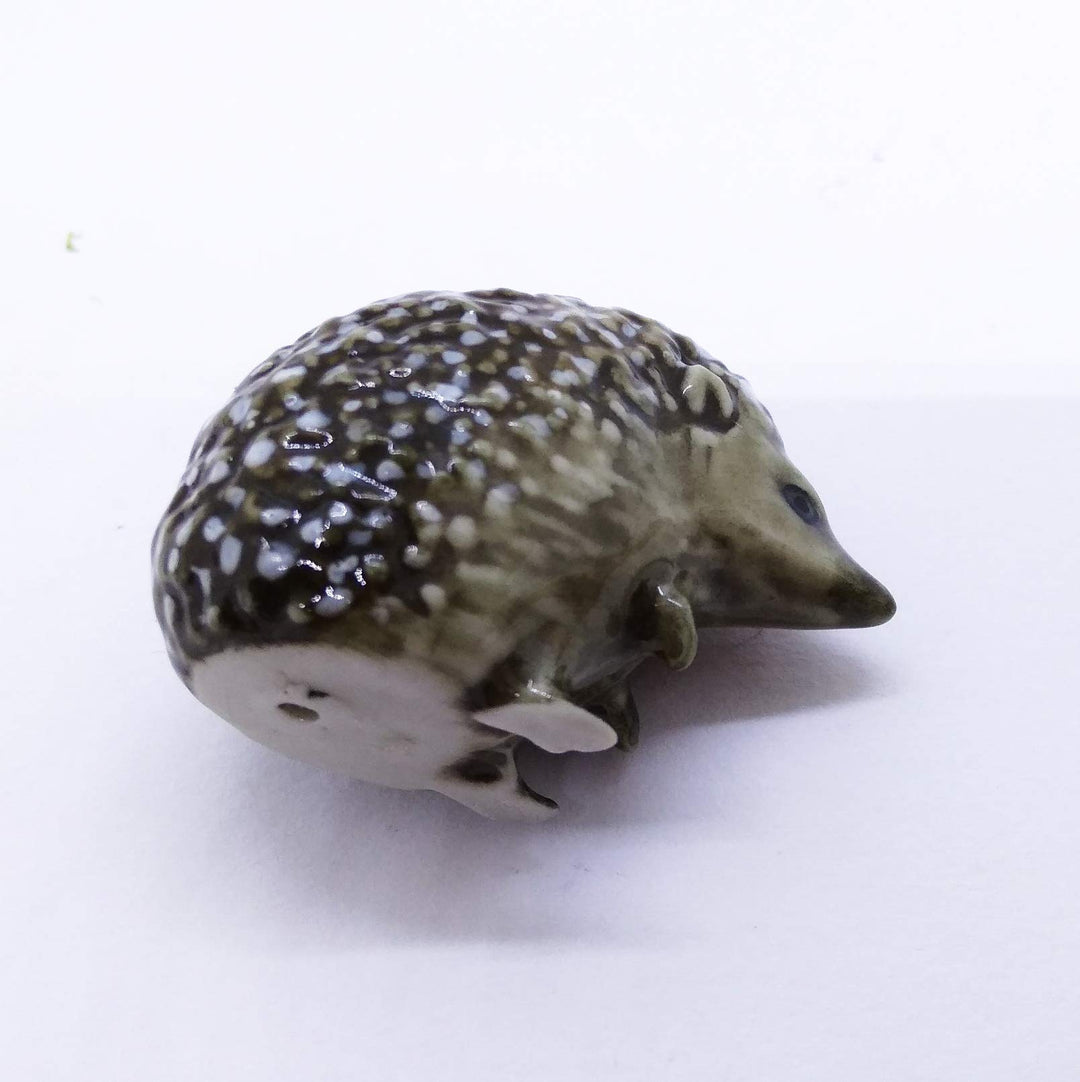 Tiny 1¼ Long Brown Sitting Hedgehog Figurine - Miniature Hand Made Painted Ceramic Porcupine Echidna Spiny Mammal Nocturnal Animals Porcelain Decorative Collectible Figurines Décor Gifts