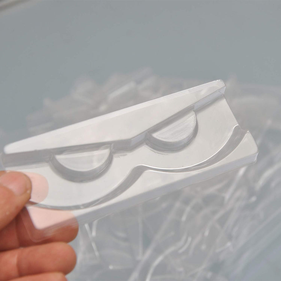 100 Pcs Triangle Clear Mink Lash Trays Holder Plastic Clear Eyelash Trays Transparent Lid Tray for False Eyelash Storage Case Packaging Box Cosmetic Container Lash Case
