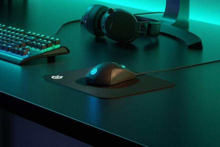 QcK Gaming Mouse Pad - Small Cloth - Optimized For Gaming Sensors