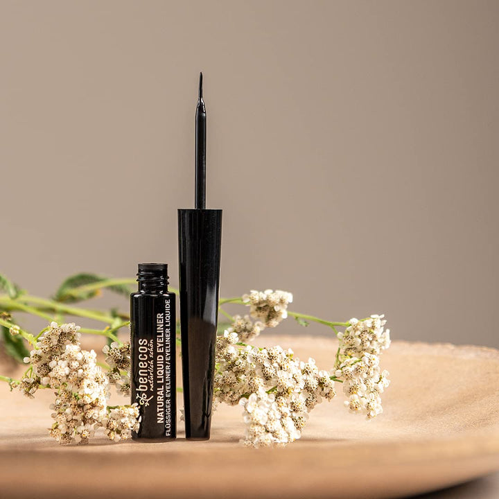 Natural Liquid Eyeliner: Black by Benecos