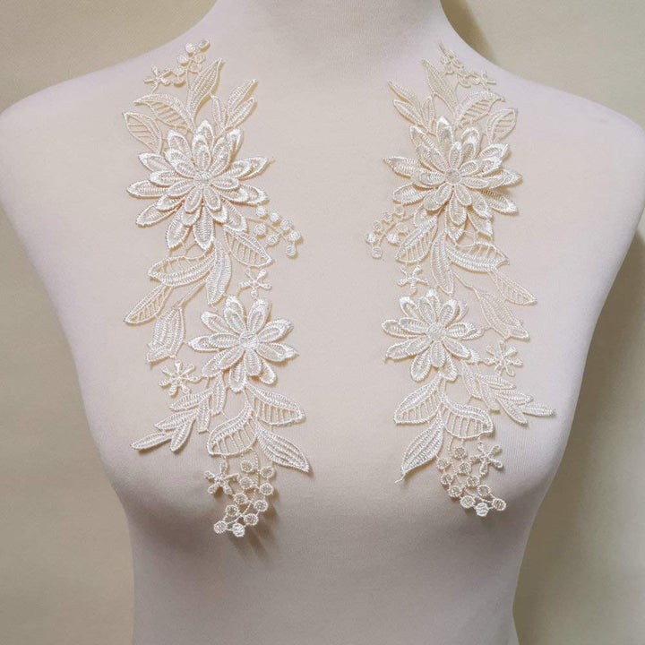 1 Pairs of Three-Dimensional Flowers Embroidered Water-Soluble Lace on Flower DIY Wedding Dress Headwear Accessories (Champagne Color)