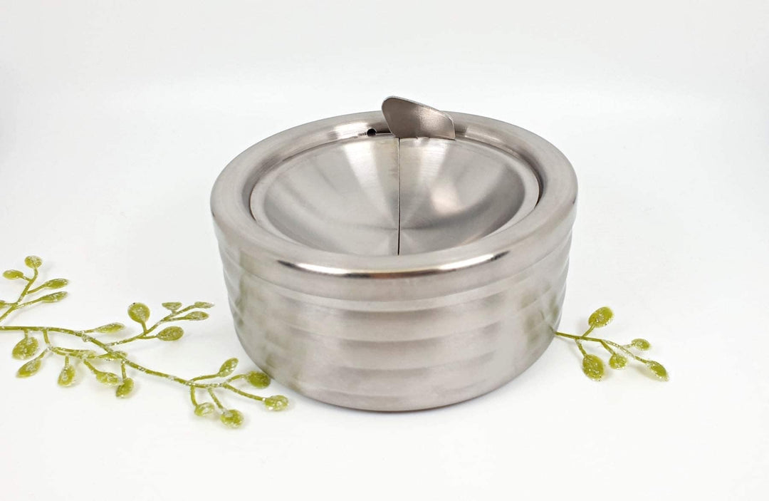 Grooved Silver Classic Metal Ashtray with a Lid for Cigarettes - Windproof Outdoor Ashtrays Can Patio Outdoor Indoor Decorative Fancy Ash Tray