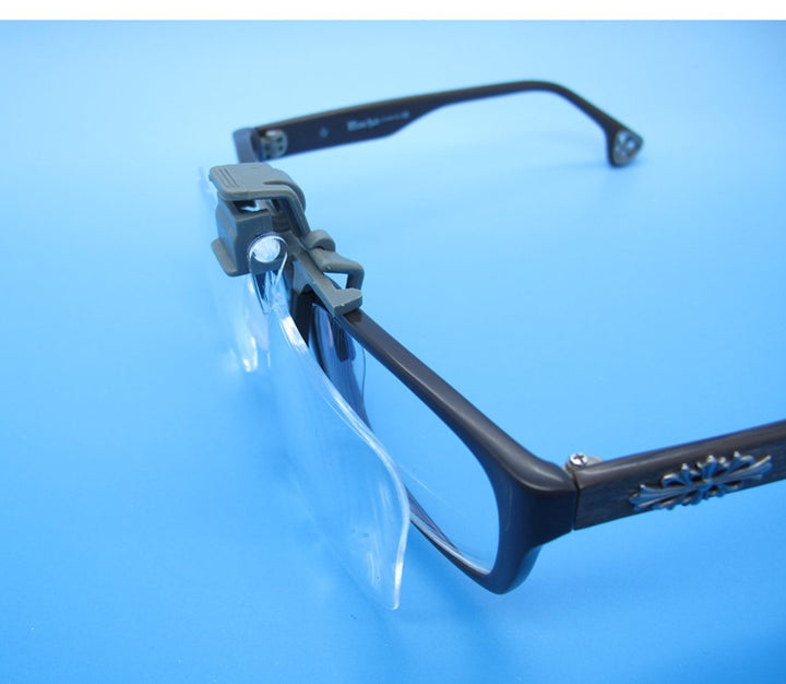 KIKAR Clip n Flip Magnifying Glass 2x Power +4.00 Diopt