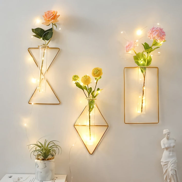 Pack of 2 Wall-Mounted Hydroponic Planters, Hanging Flower Vases, Home Decor Geometric Terrariums, Hydroponic Glass Containers with Gold Metal Frames