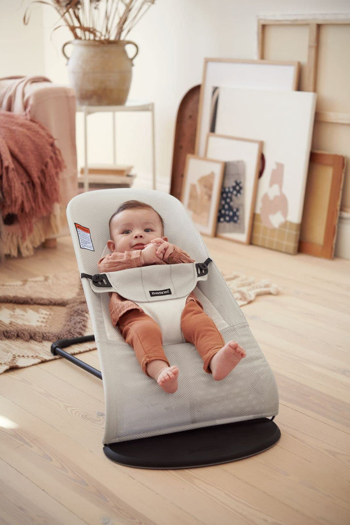 BabyBjörn Bouncer Balance Soft, Mesh, Silver/White (005029US)