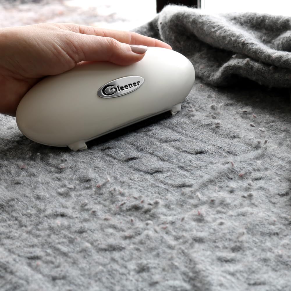 GLEENER On The Go Portable Compact Fabric Shaver &a