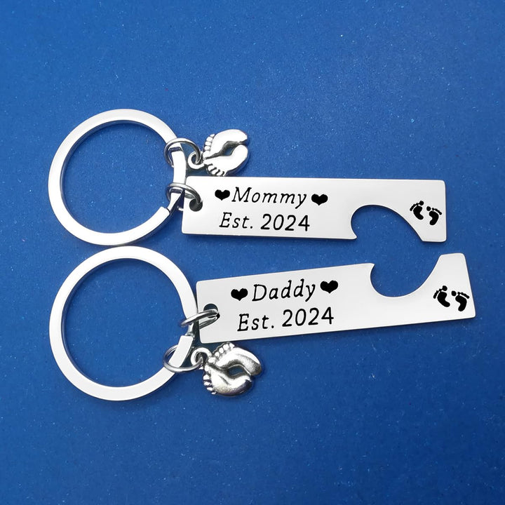 Pregnancy Announcement Gifts Mommy and Daddy Est 2024 Keychain Set New Parents Gift Mom to be Gift Parents to be Keyrings First Time Dad Gifts New Mom Jewelry