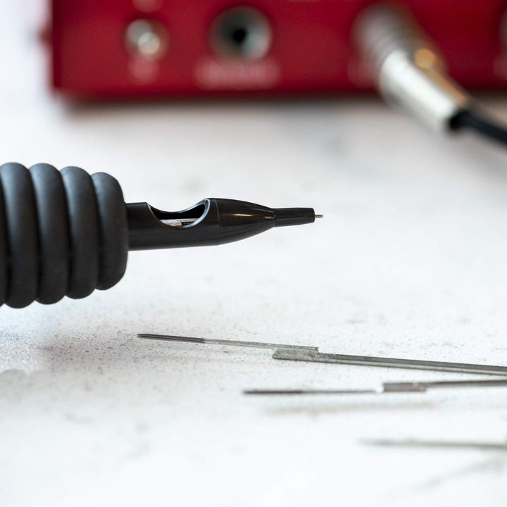 200 needles (100Pc Liner + 100 Shader) Tattoo Needles 25Pc-3RL 50Pc - 5RL 25Pc-7RL 25Pc-5RS 25Pc-7RS 25Pc - 9RS 10Pc-5M1 15Pc- 7M1