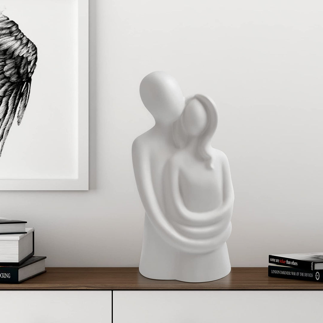 Hugging Couple Sculptures Home Decor Modern Romantic Love Statue for Office Bookshelf Desktop Decorations (Hugging Couple White)