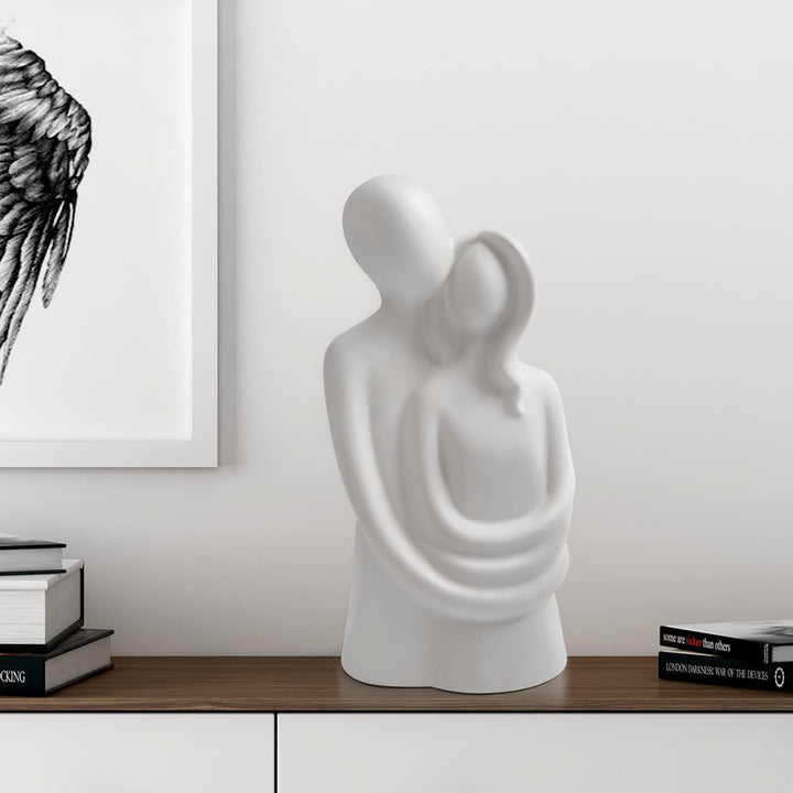 Hugging Couple Sculptures Home Decor Modern Romantic Love Statue for Office Bookshelf Desktop Decorations (Hugging Couple White)